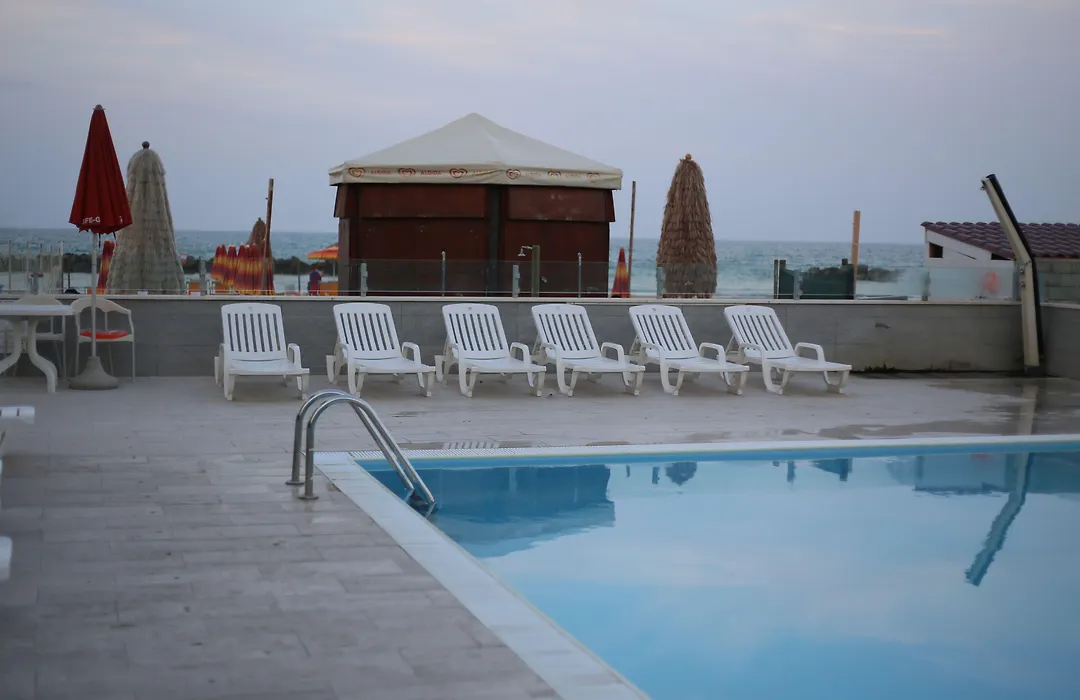Sea Lion Hotel-1